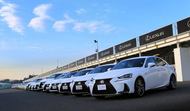 Lexus IS350|レクサス IS350 012