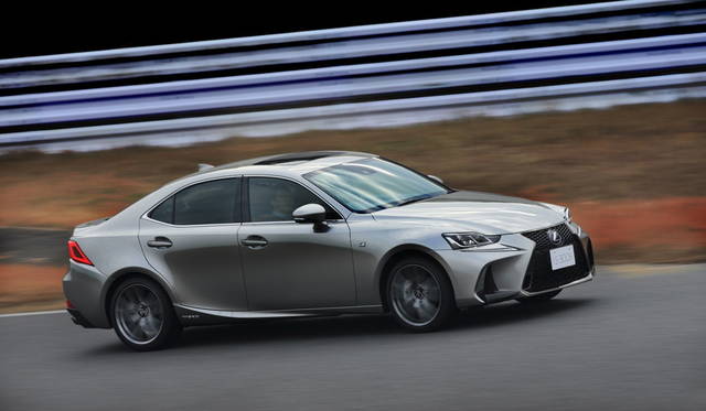 Lexus IS300h|レクサス IS300h 025