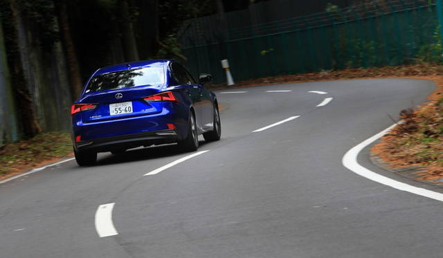 Lexus IS300h|レクサス IS300h 032
