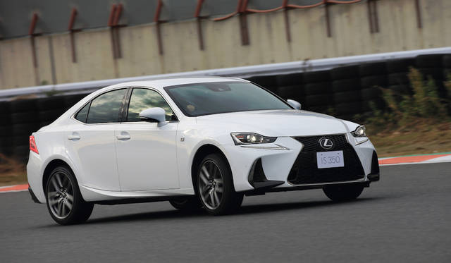Lexus IS300h|レクサス IS300h 024