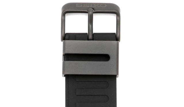 <strong>SEIKO×GIUGIARO DESIGN</strong><br> ムーブメント｜クオーツ、 ケース素材｜SS、プラスチック、 ストラップ素材｜シリコン、 防水｜200m、 重さ｜88g、 価格｜4万5000円（税別）