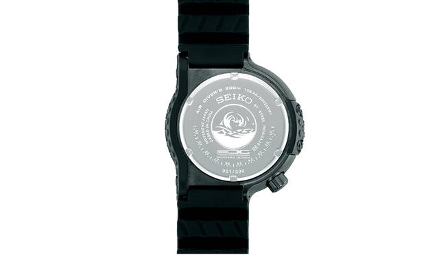 <strong>SEIKO×GIUGIARO DESIGN</strong><br> ムーブメント｜クオーツ、 ケース素材｜SS、プラスチック、 ストラップ素材｜シリコン、 防水｜200m、 重さ｜88g、 価格｜4万5000円（税別）