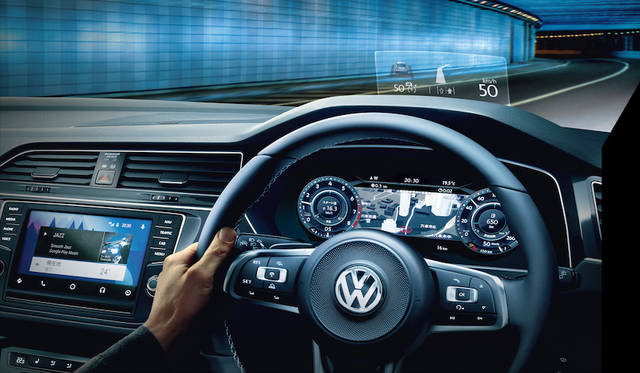 ヘッドアップディスプレイはR-Line、Highlineにオプション装備