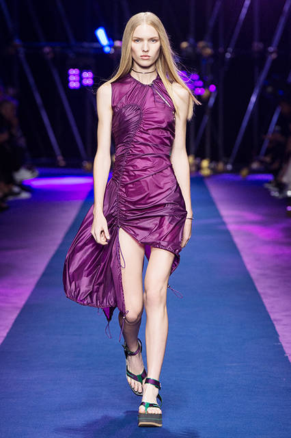 Versace-Women-SS17_03