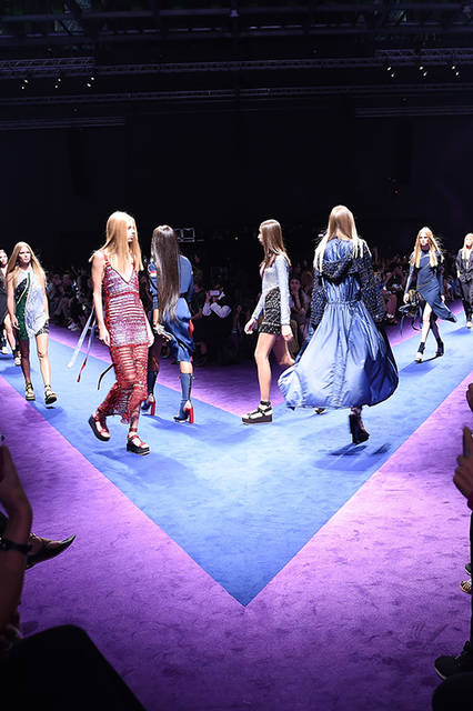 Versace-Women-SS17_Finale-05