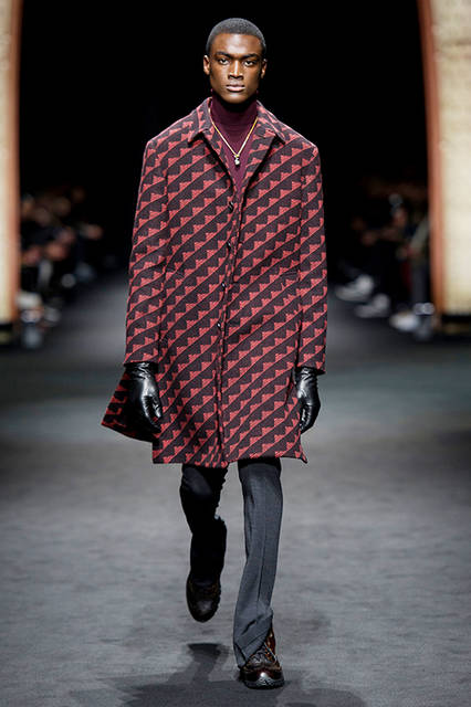 Versace_Men_FW17_-(1)