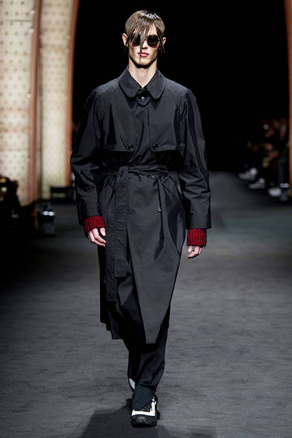 Versace_Men_FW17_-(9)