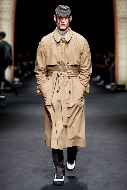 Versace_Men_FW17_-(13)