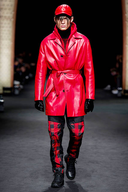 Versace_Men_FW17_-(17)