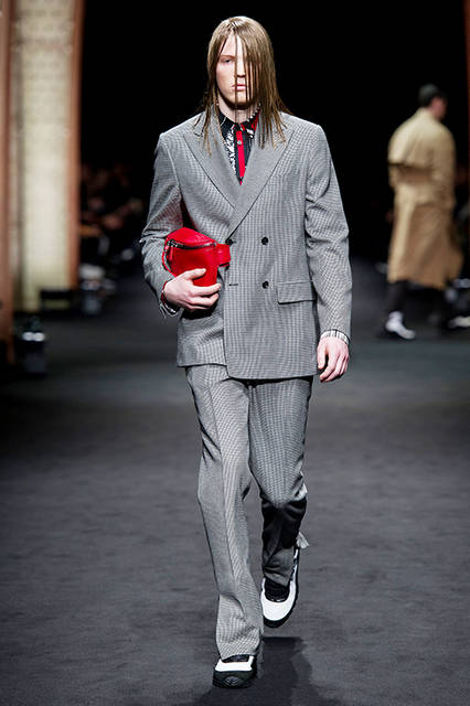 Versace_Men_FW17_-(19)
