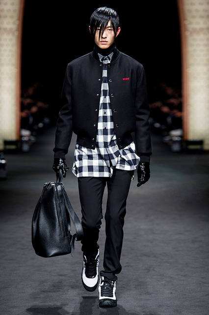 Versace_Men_FW17_-(21)