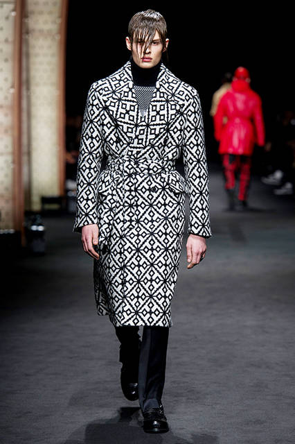 Versace_Men_FW17_-(24)