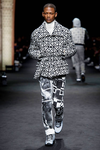 Versace_Men_FW17_-(26)