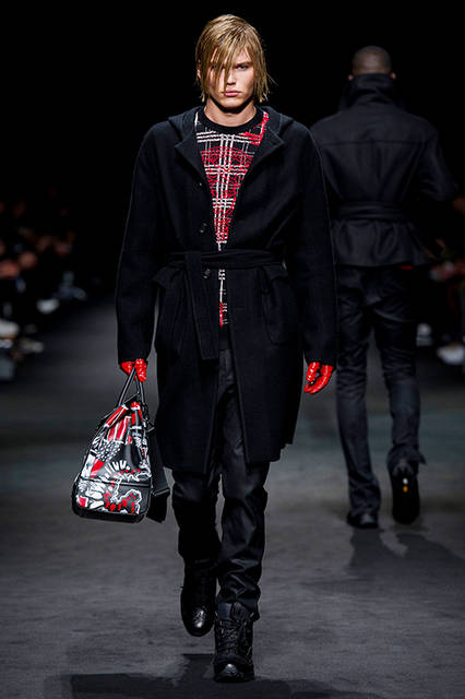 Versace_Men_FW17_-(29)