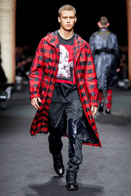 Versace_Men_FW17_-(31)