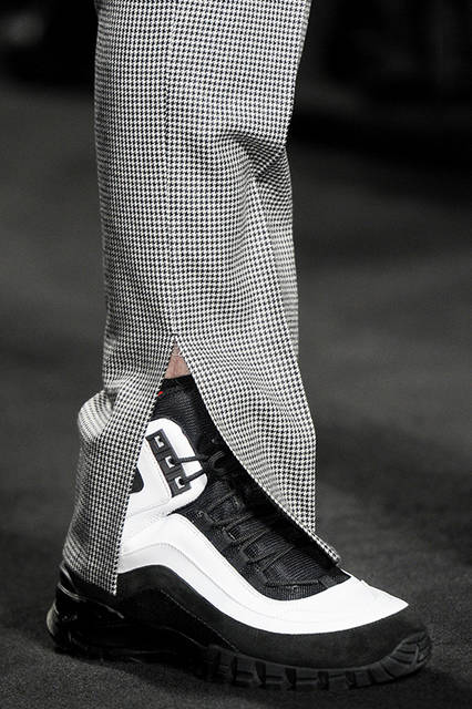 Versace_Men_FW17_Detail_-(74)