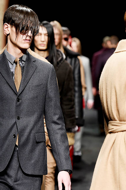 Versace_Men_FW17_Parade_-(1)
