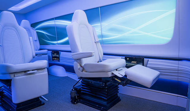 BOSEが展示したシート・サスペンションシステム「Bose Ride」のデモカー。センサーと電磁アクチュエーターで車両の上下・左右振動を軽減する