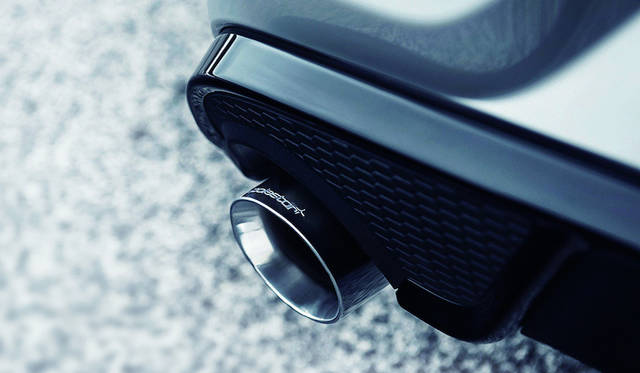 ステンレス製のエキゾーストシステムを搭載