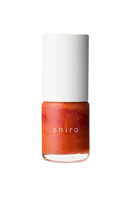 <strong>亜麻ネイル</strong><br /> 価格｜全18色 10mL 　2400円（税抜）<br />