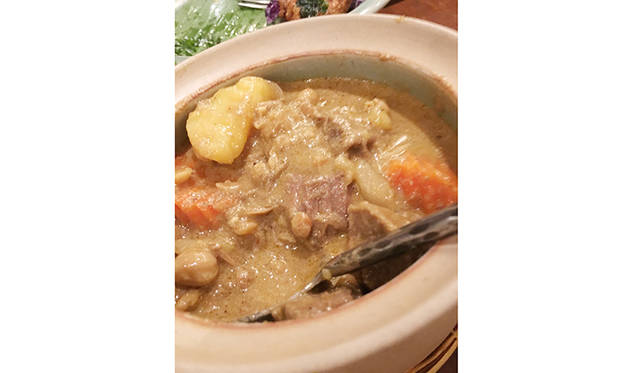 ©2012 Baan Khanitha