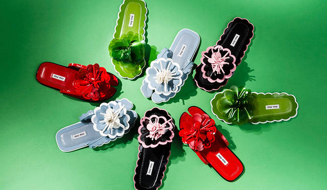 限定商品<br /> 価格｜7万8000円<br /> 高さ｜0.5cm<br /> 素材｜ エコファーとビニール<br /> カラー｜ライトブルー、ブラック、ピンク、イエロー、ブルー、ボルドー、ホワイト（全7色）<br />