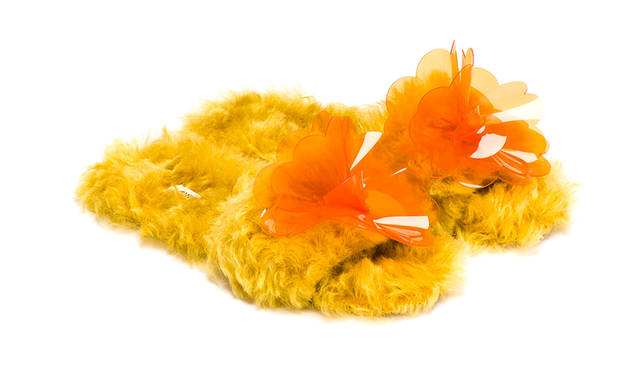 限定商品<br /> 価格｜7万8000円<br /> 高さ｜0.5cm<br /> 素材｜ エコファーとビニール<br /> カラー｜ライトブルー、ブラック、ピンク、イエロー、ブルー、ボルドー、ホワイト（全7色）<br />