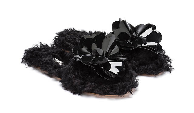 限定商品<br /> 価格｜7万8000円<br /> 高さ｜0.5cm<br /> 素材｜ エコファーとビニール<br /> カラー｜ライトブルー、ブラック、ピンク、イエロー、ブルー、ボルドー、ホワイト（全7色）<br />