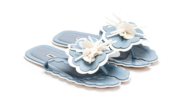 先行発売商品<br /> 価格｜12円円<br /> 高さ｜ 0.5cm<br /> 素材｜エナメル（羊革）<br /> カラー｜ライトブルー/ホワイト）、ピンク/ホワイト（全2色）<br />