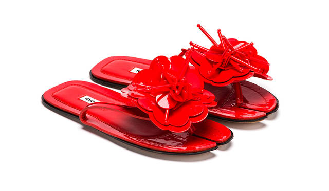 先行発売商品<br /> 価格｜12万円<br /> 高さ｜0.5cm<br /> 素材｜エナメル（羊革）<br /> カラー｜レッド/ブラック（全1色）<br />