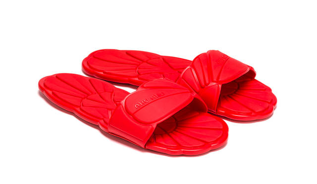 先行発売商品<br /> 価格｜3万9000円<br /> 高さ｜ 0.5cm<br /> 素材｜ ラバー<br /> カラー｜ピンク、レッド、ネイビー、オレンジ、パープル、ブルー、グリーン（全7色）<br />