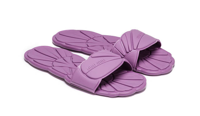 先行発売商品<br /> 価格｜3万9000円<br /> 高さ｜ 0.5cm<br /> 素材｜ ラバー<br /> カラー｜ピンク、レッド、ネイビー、オレンジ、パープル、ブルー、グリーン（全7色）<br />