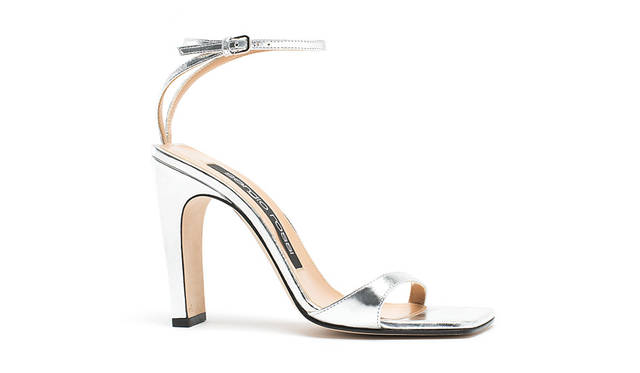 シルバー｜9万3000円（税別）