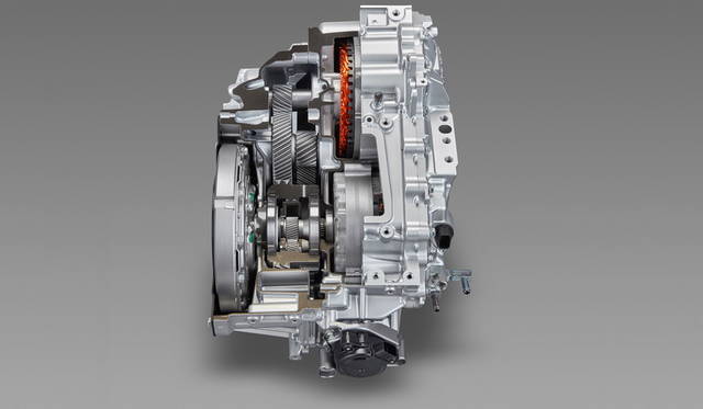 ワンウェイクラッチ付のトランスアクスルで、ジェネレーターの動作を発電または駆動両方に切り替えることができる