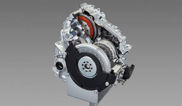 ワンウェイクラッチ付のトランスアクスルで、ジェネレーターの動作を発電または駆動両方に切り替えることができる