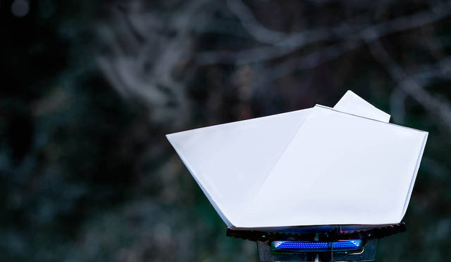 本来可燃である紙素材を用いた耐火ケトル<br>作品名｜PAPER KETTLE<br>受賞者｜片山 諒／日本