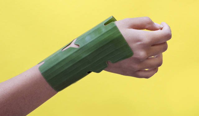 天然の生分解性を持ちながら、合成物質のように鎮静効果をもたらす、バナナの葉を用いた火傷用絆創膏<br>作品名｜PLATANACEAE<br>受賞者｜パウラ・セルメーニョ（Paula Cermeño）／ペルー