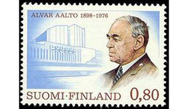 切手にもなった著名な建築家アルヴァ・アアルト氏（ウィキペディアより引用）