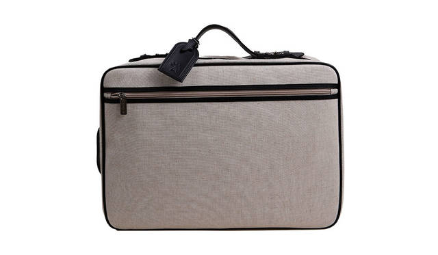 <strong>TRAVER ANTWERP </strong><br> SIZE｜H33cm×W46cm×D18cm<br> 価格｜6万2640円