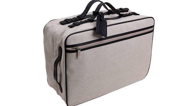 <strong>TRAVER ANTWERP </strong><br> SIZE｜H33cm×W46cm×D18cm<br> 価格｜6万2640円