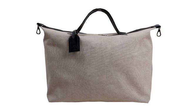 <strong>TRAVER BOSTON </strong><br> SIZE｜H40cm×W48cm×D23cm<br> 価格｜5万1840円