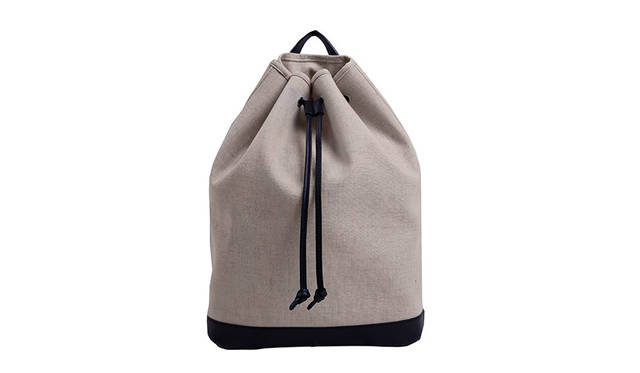 <strong>TRAVER DAMPIER </strong><br> SIZE｜H44cm×W31cm×D10cm<br> 価格｜3万7800円