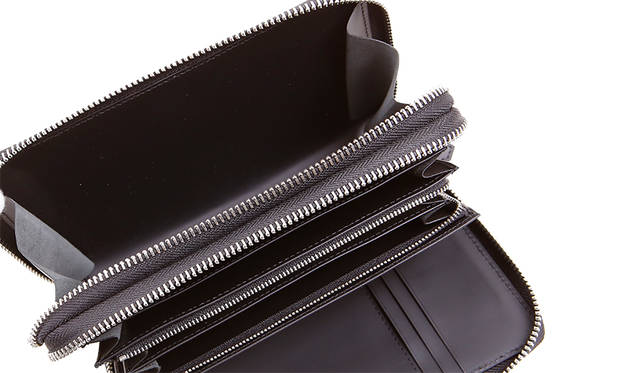 <strong>TRAVER VANCOUVER</strong><br> SIZE｜H2.5cm×W23cm×D4cm<br> 価格｜3万8880円