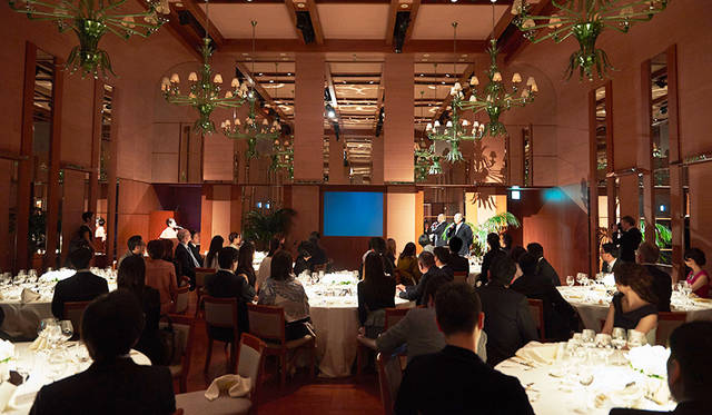 イベントに参加した来場者たちは「ピーク ラウンジ ＆ バー、バンケット」の森田武二・イベント料理長によるスペシャルペアリングディナーを堪能した