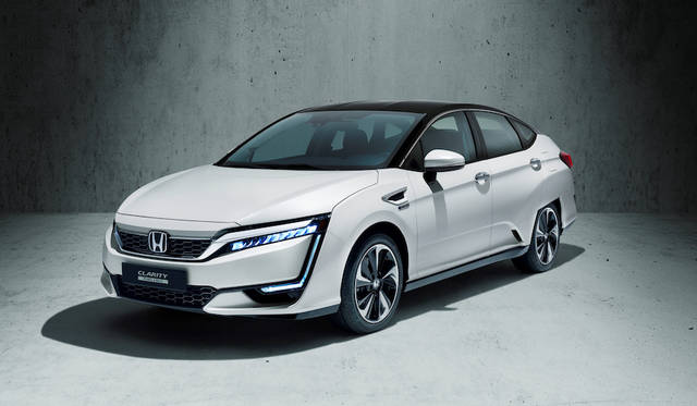 2015年の東京モーターショーでワールドプレミアを果たした燃料電池車両