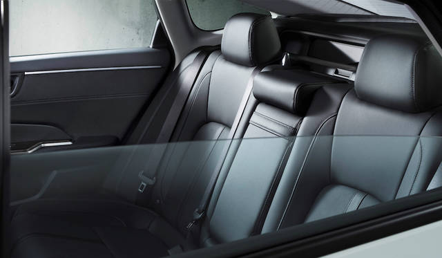 2015年の東京モーターショーでワールドプレミアを果たした燃料電池車両