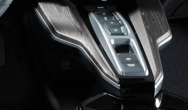 2015年の東京モーターショーでワールドプレミアを果たした燃料電池車両