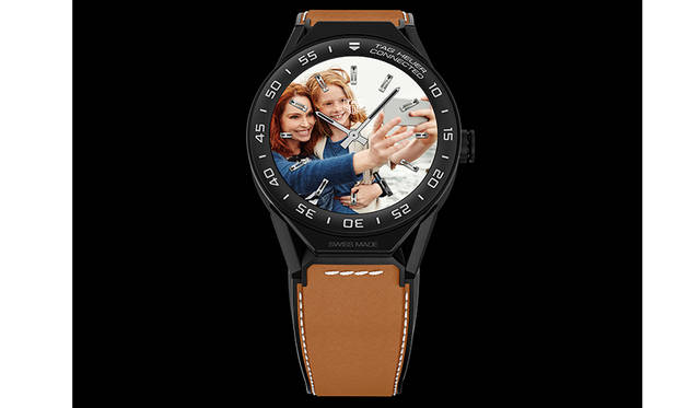 時計の外装にはチタン、セラミック、ピンクゴールドなど、高品質の素材だけを使用、ディテールにも細心の注意が払われている。