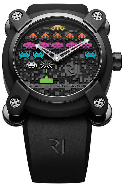 <strong>スペースインベーダー™ POP</strong><br /> <br /> 2011年からはじまった©タイトーコーポレーションとのコラボモデル最新作。TVゲームの黎明期1978年に発表されたスペースインベーダーゲームのポップなオリジナルカラーを再現。シリーズ初の2サイズ同時発売モデル。<br /> <br /> Ref.｜RJ.M.AU.IN.006.13（46mm）<br /> 　　　RJ.M.AU.IN.021.03（40mm）<br /> キャリバー｜自動巻き。RJ001-A<br /> パワーリザーブ｜最大42時間<br /> ケース素材｜ブラックPVD加工のチタニウム（46mm）<br /> 　　　　　　ブラックPVD加工のSS（40mm）<br /> ストラップ｜ブラックラバー<br /> 防水｜3気圧防水<br /> 限定数｜各78本（世界限定）<br /> 価格｜214万円（税別。46mm）<br /> 　　　165万円（税別。40mm）