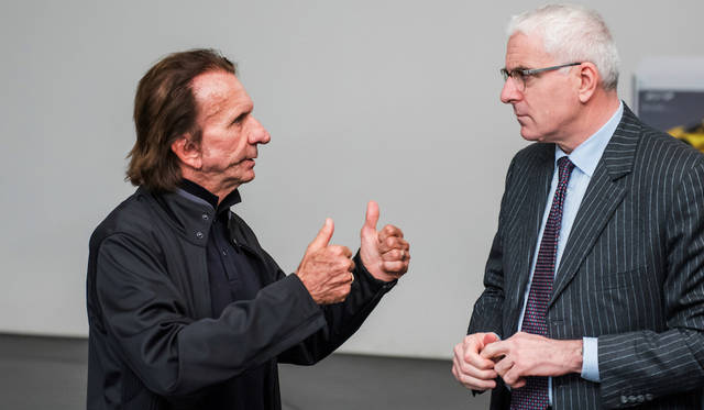 フィッティパルディ(左)とピニンファリーナのシルヴィオ-ピエトロ・アンゴリCEO(右)。